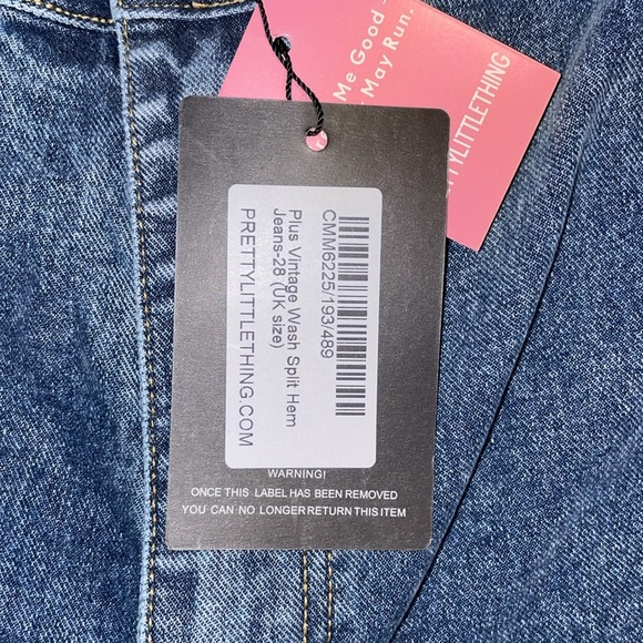 PrettyLittleThing Plus Vintage Wash Split Hem Jeans - Picture 5 of 9